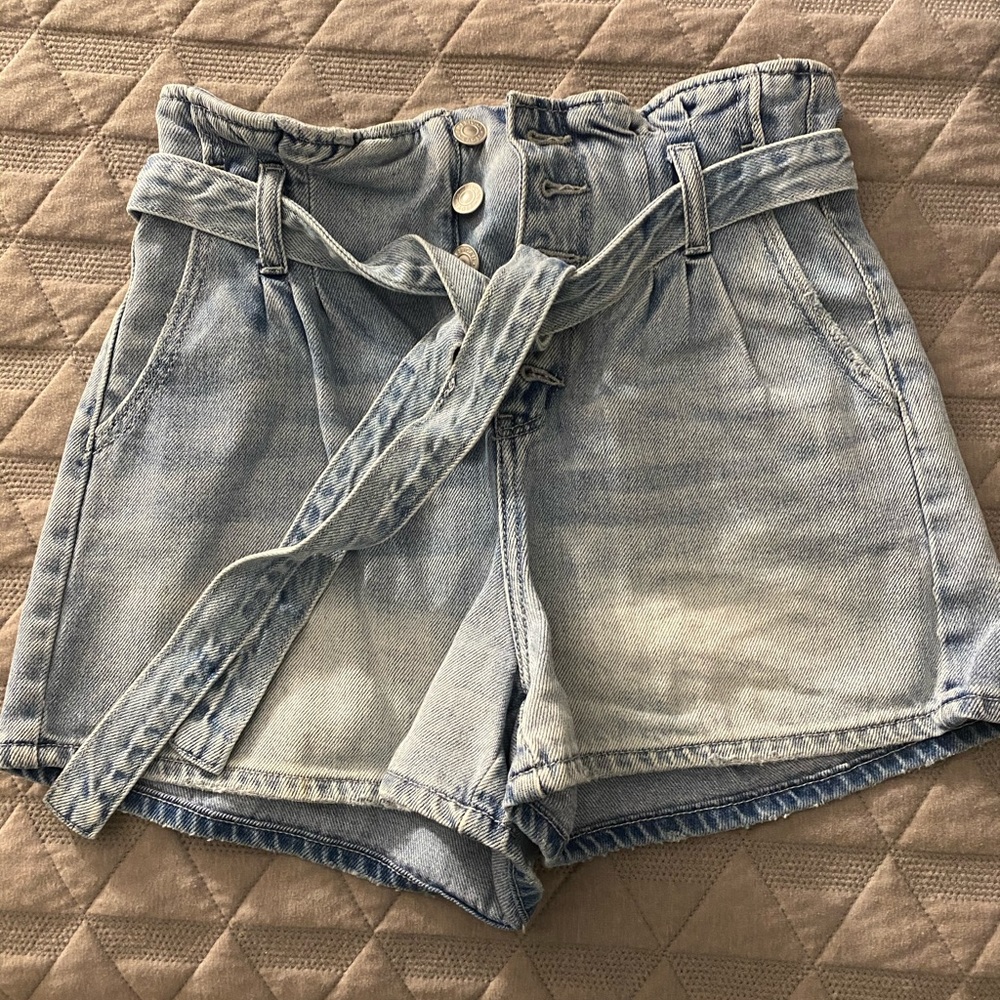 High wasted shorts